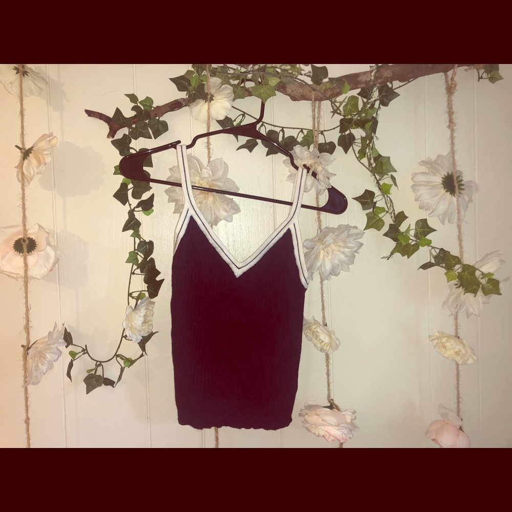 SUPER CUTE! Navy & White Tank